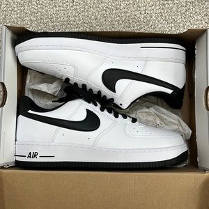Nike Air Force 1 White/Black Size 11